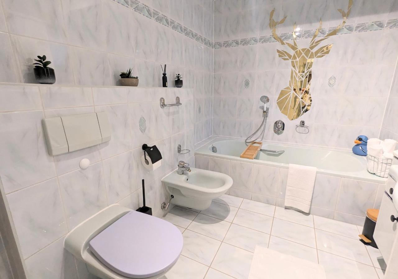 Fewo Goldstueck Mit Privatem Spa Und Whirlpool グラフェナウ エクステリア 写真